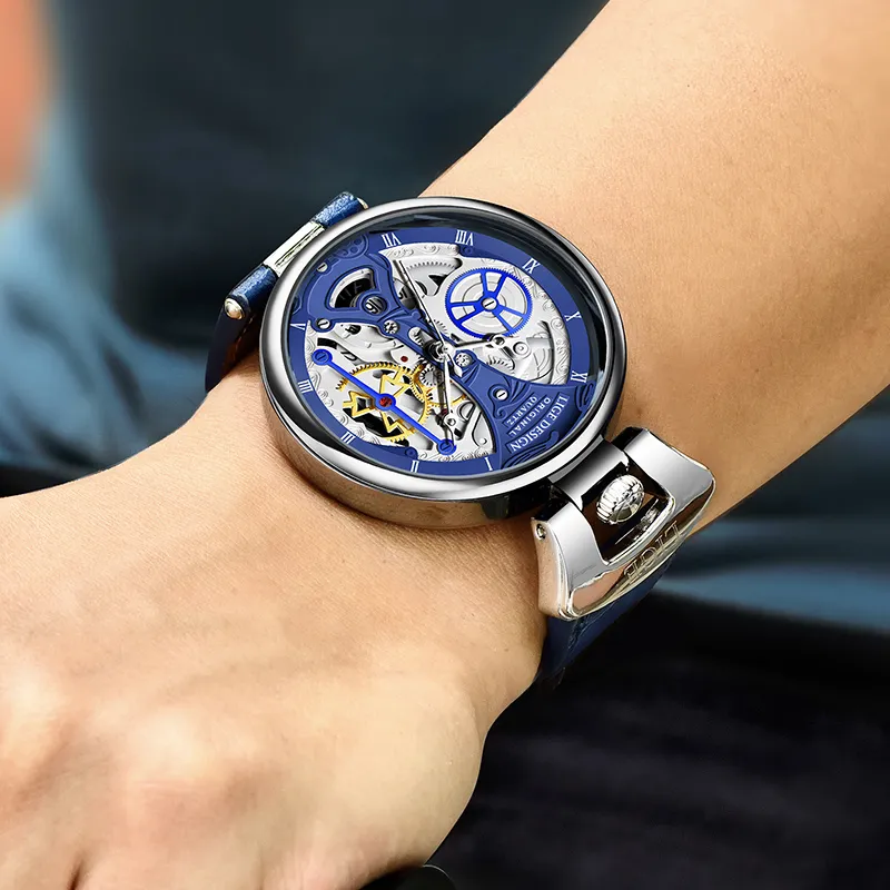 Fashionable Men's Watch with Flat Case