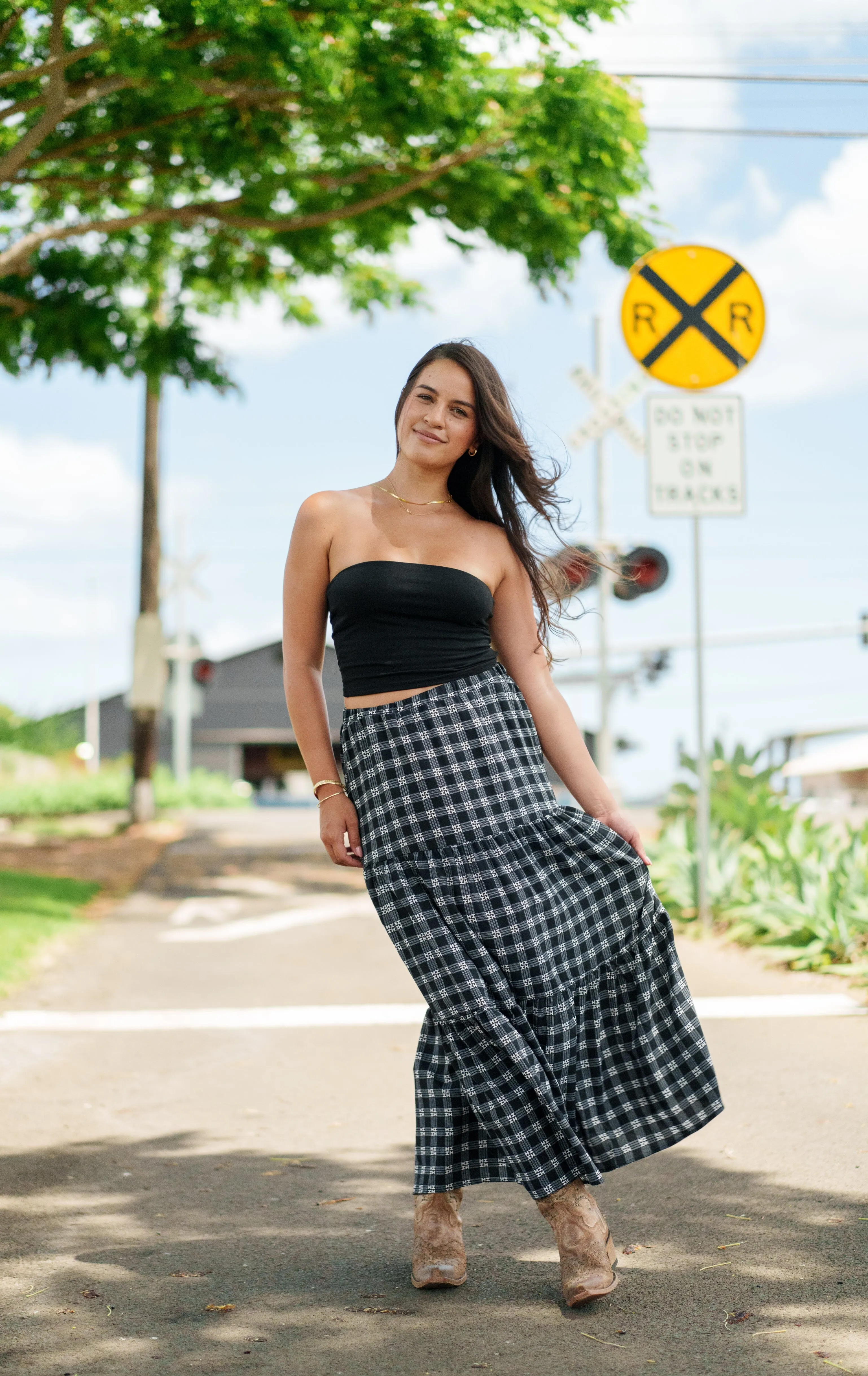 PALAKA WOMEN'S BLACK RUFFLE HEM SKIRT (ALL SALES FINAL)