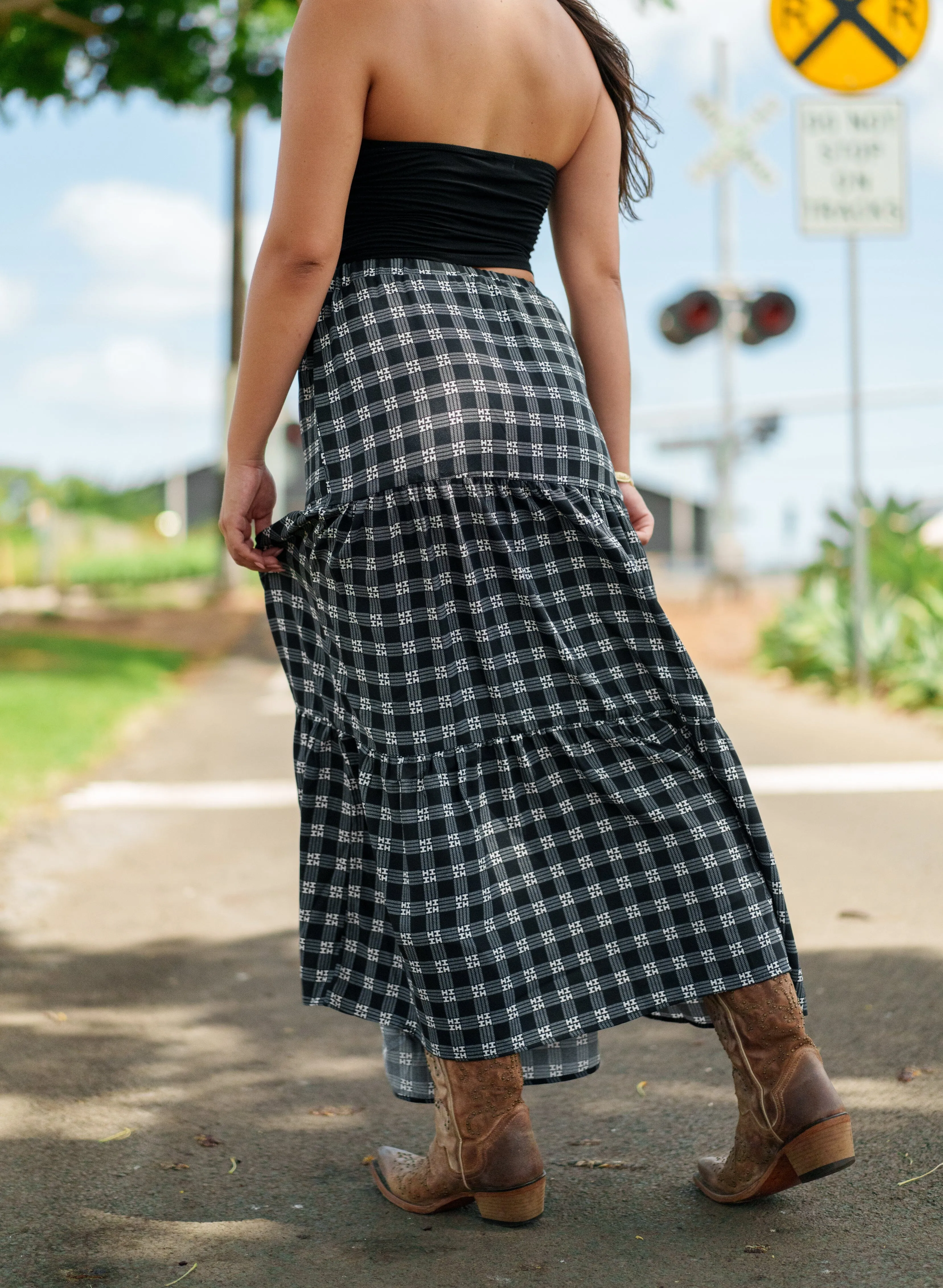 PALAKA WOMEN'S BLACK RUFFLE HEM SKIRT (ALL SALES FINAL)