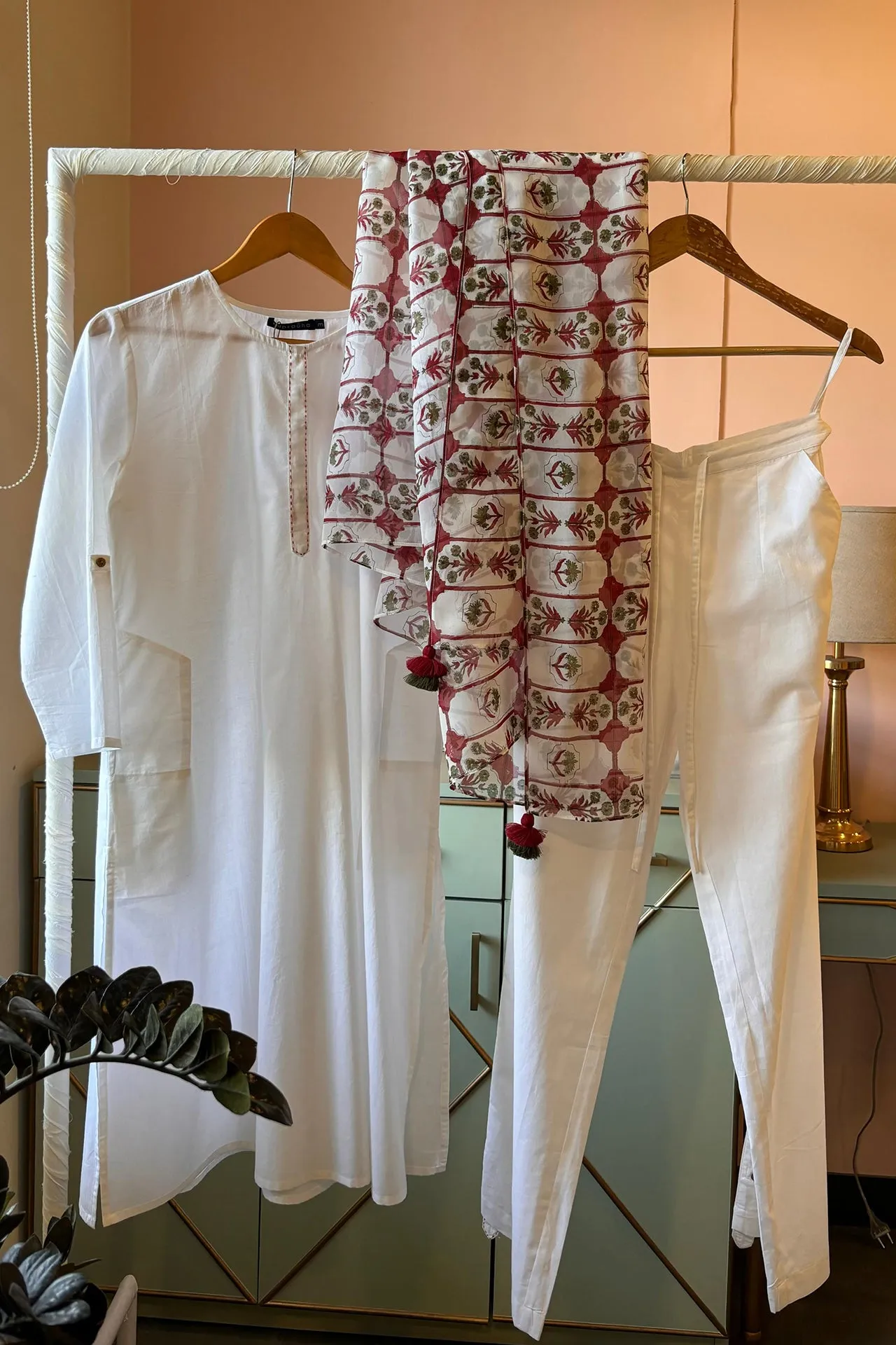 White Suit Set With Organza Printed Dupatta (Set Of Three)